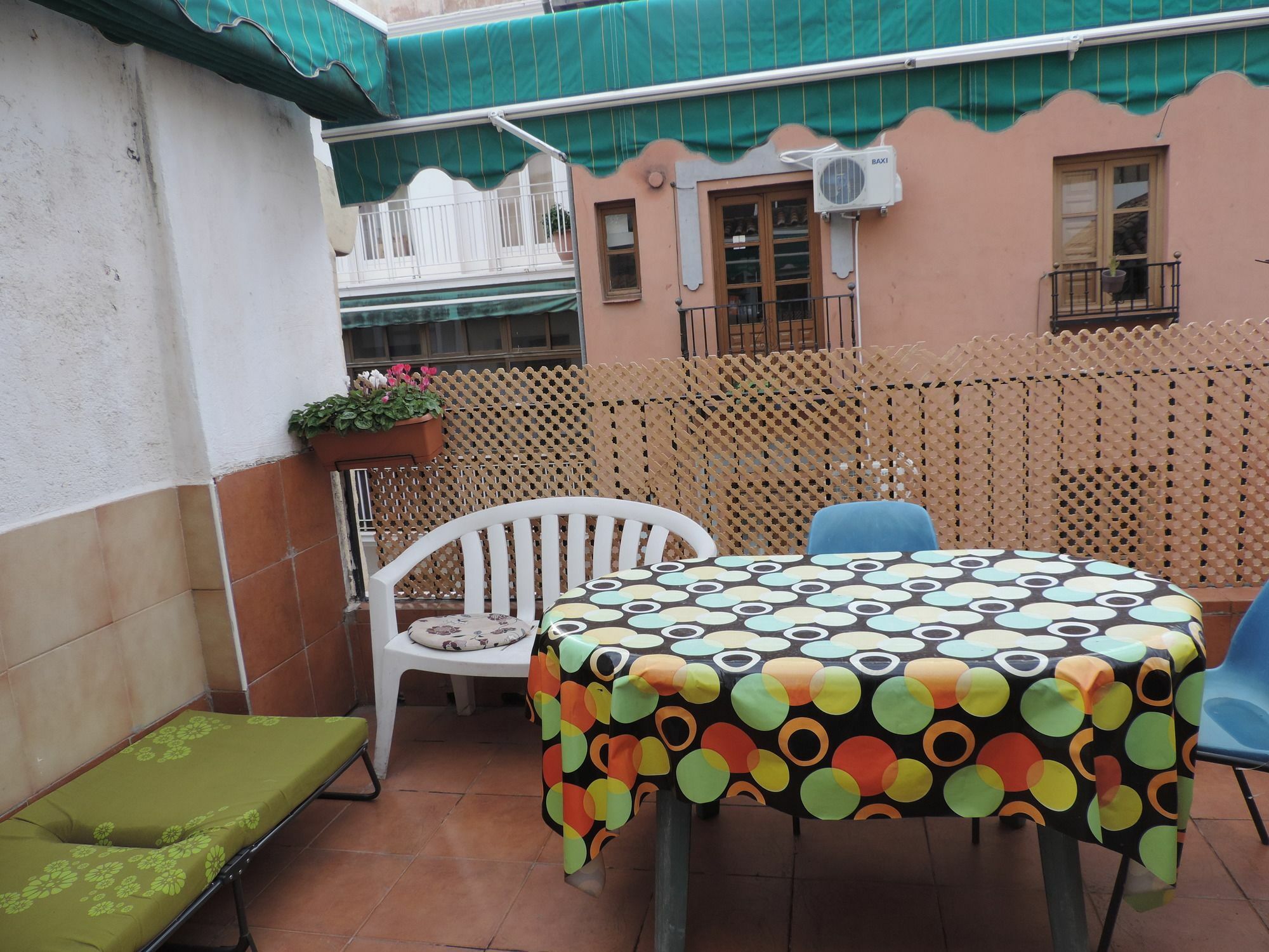 Hostel El Cascabel Granada Exterior photo